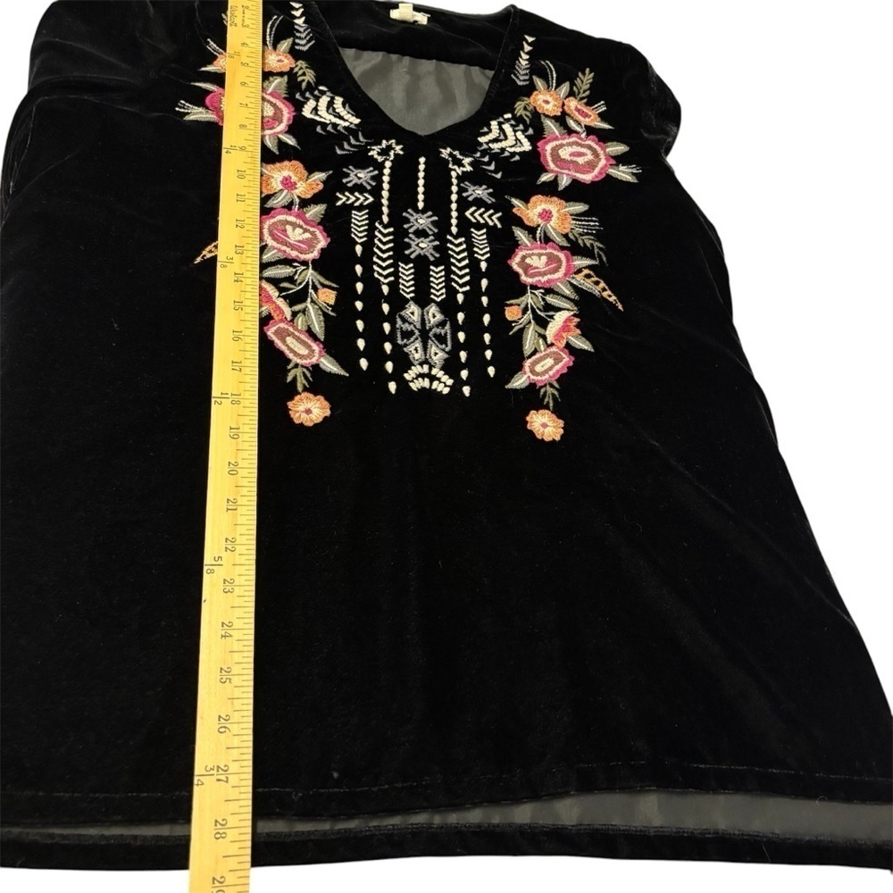 Kyla Seo Velvet Embroidered Floral Tunic Top Women’s Size Medium - Picture 9 of 11